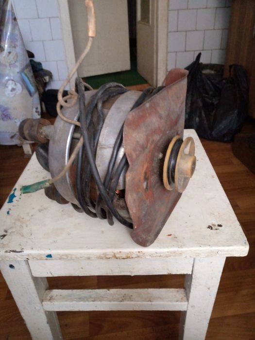 Мотор від пральної машини Волга радянський