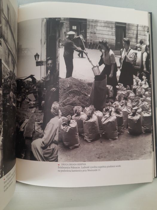 Opasły Album o powstaniu warszawskim