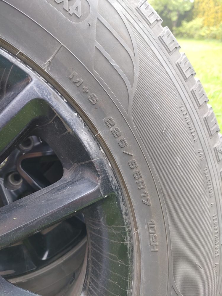 Opony Letnie 4 szt .Do Suva 225/65 R17 Bez Felg