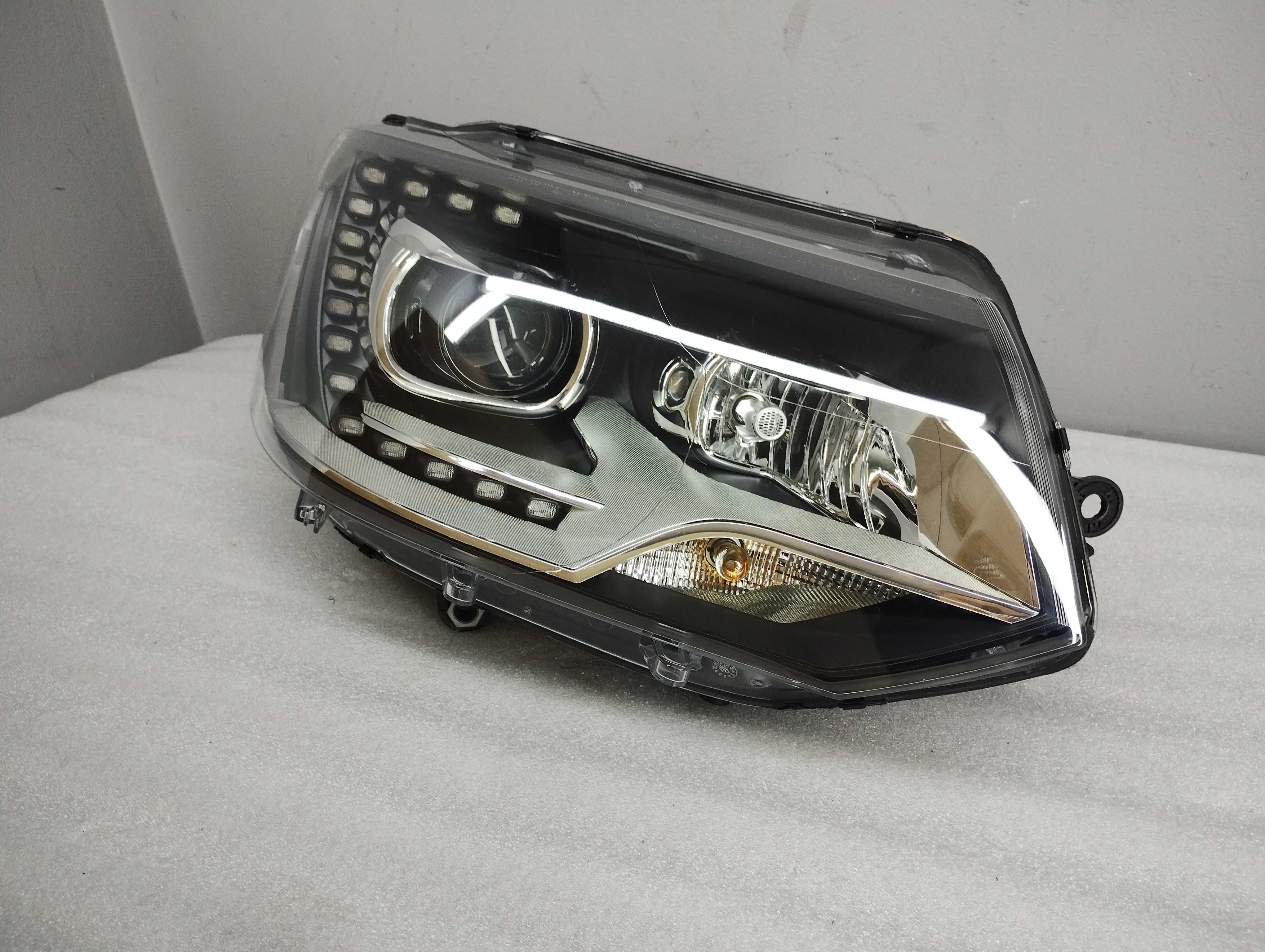 Lampa Reflektor Prawy VW T5 Lift Caravelle XENON DRL EU! NOWA!