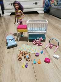 Barbie Skipper opieka nad maluszkiem lalka dzidziuś akcesoria łóżeczko