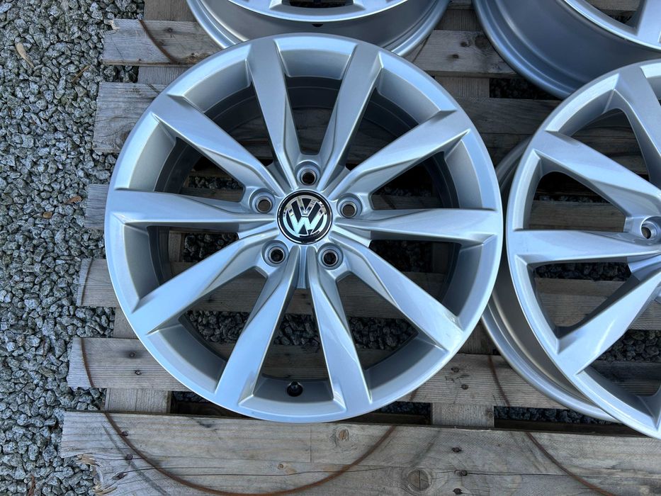 Oryginalne felgi 17 5x112 ET48 VW Passat Golf 5 6 7 8 5G0/601025K kpl3