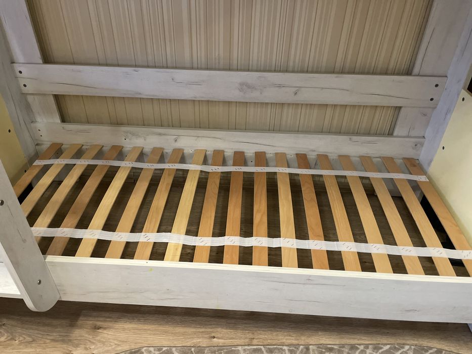 Двохповерхове ліжко