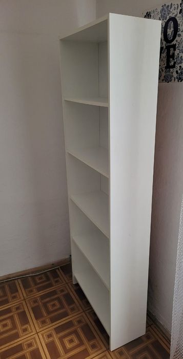 Biały regał Jysk 67x175