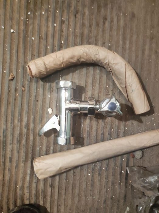 Кран смывной для  писсюара ,чаши Генуя