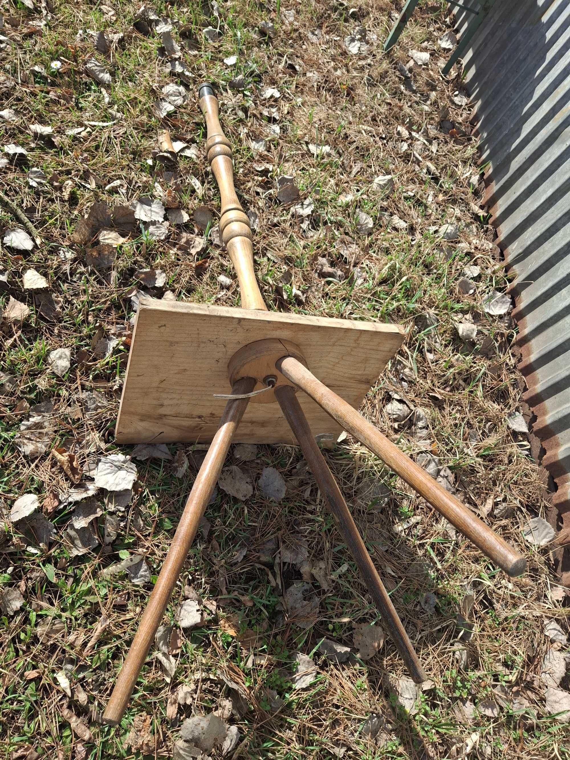 Lampa stojącą z okres PRL
