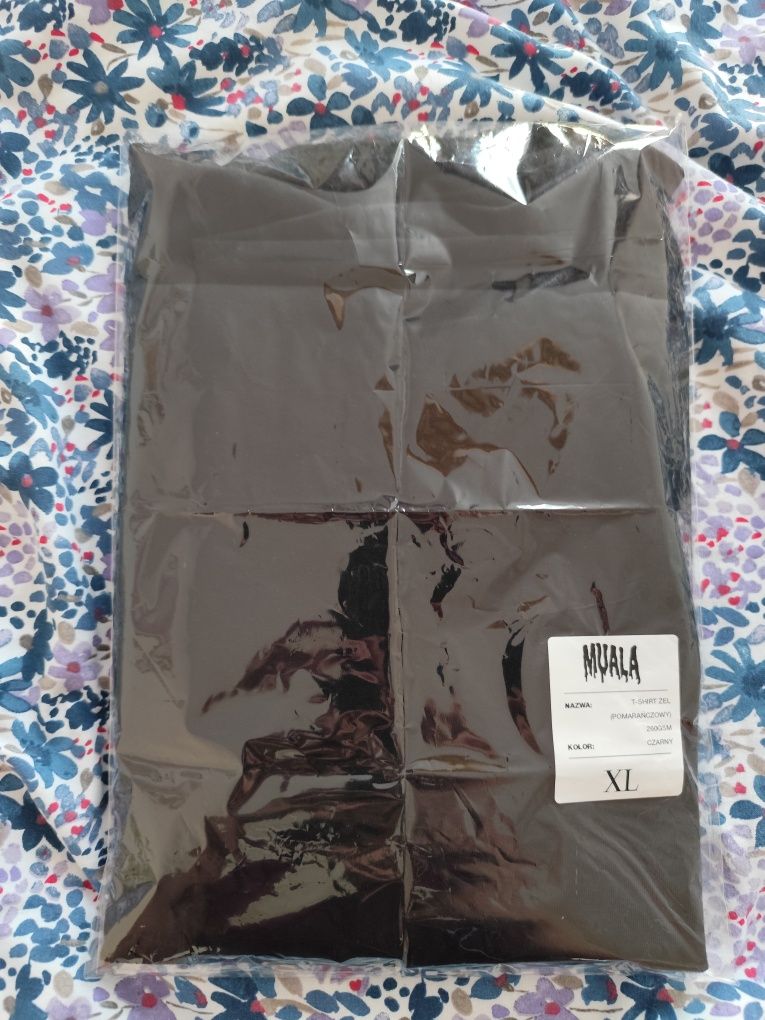 Nowa Koszulka Muala w rozmiarze XL.