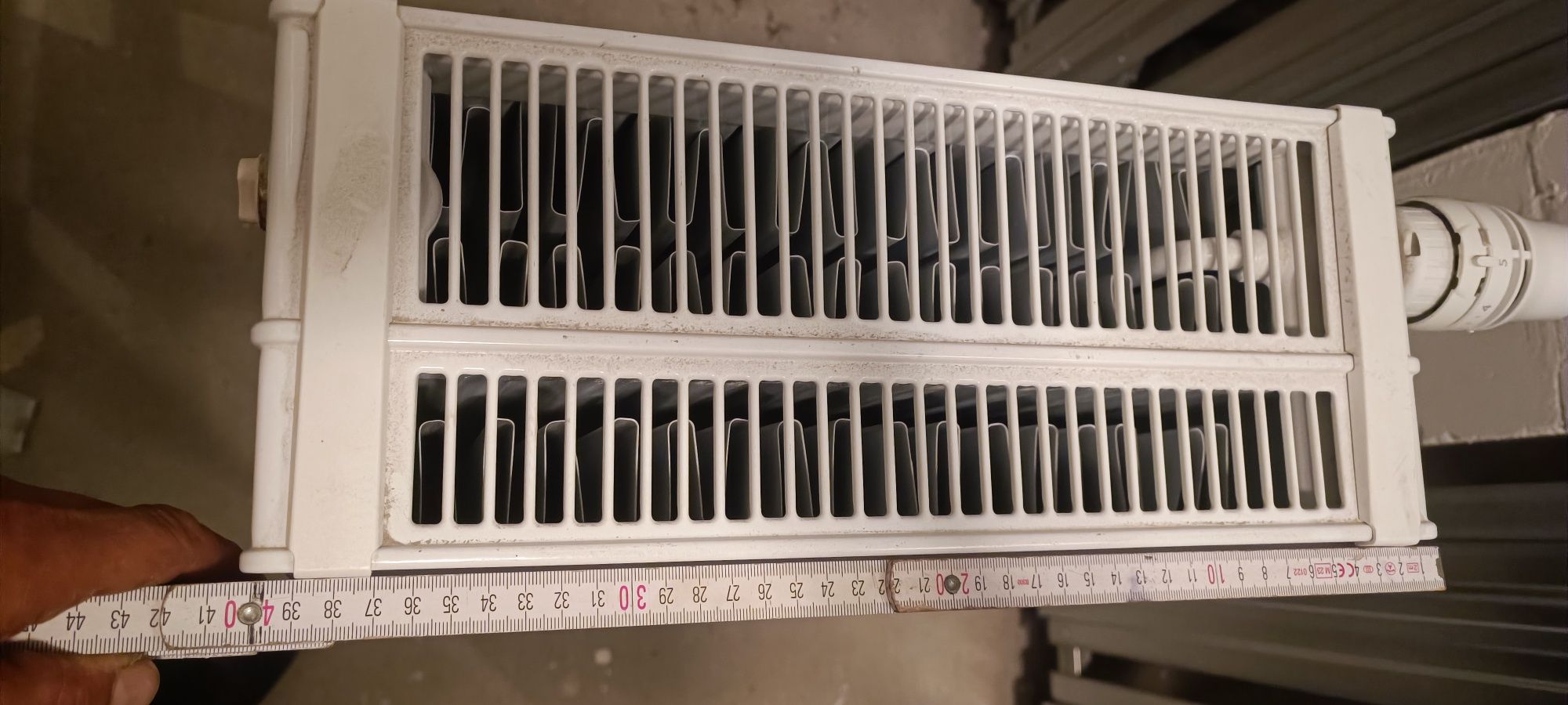 Nowy Grzejnik v33 trzy panelowy 90x40x16