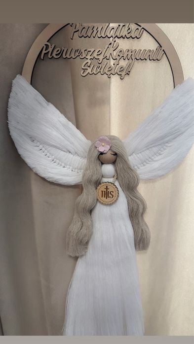 Aniol stróż, makrama , pamiatka komunii świętej .