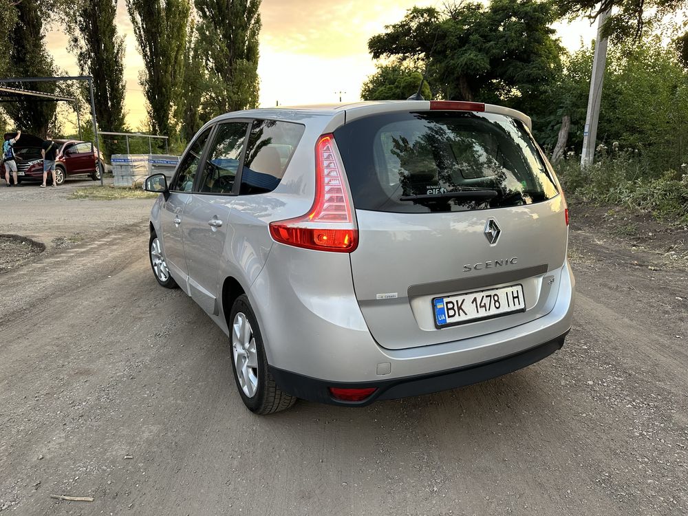 renault grand scenic 7 мест