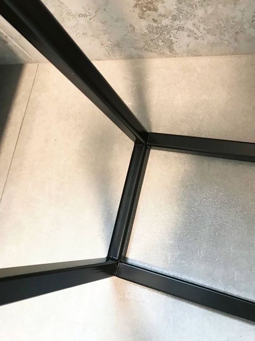 Metalowy czarny, 2-ramienny stojak na ręczniki w stylu loft
