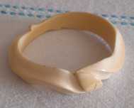 Pulseira com 6 cm diametro