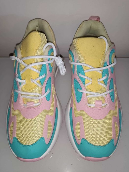 Sapatilhas coloridas, n.º 39 e 40 - NOVAS