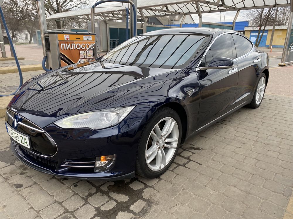 Tesla model S 90 kwt  2015 г. 69тс/км/ Обмен/ Рассрочка