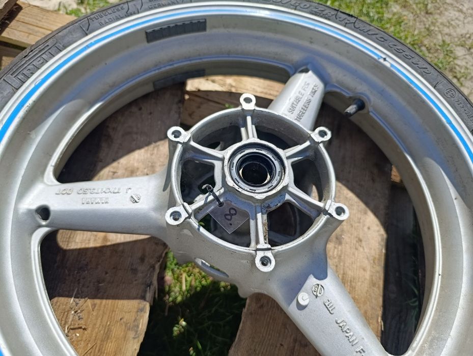 Opona przód przednia Yamaha R6 rj03 99 - 02 r felga opona Pirelli