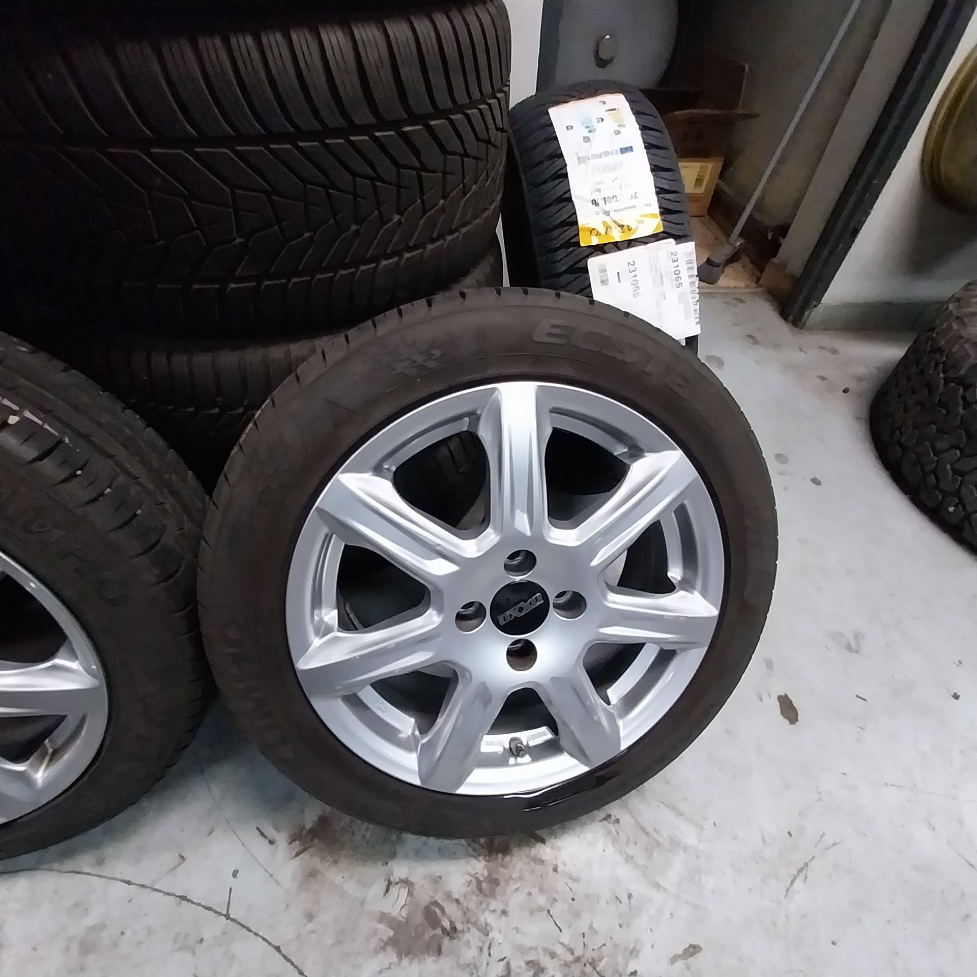Felgi Aluminiowe OXXO 16" 4x100 + Opony Letnie KUMHO 185/55R16