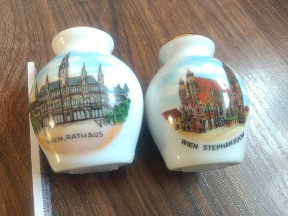 Solniczka i pieprzniczka, porcelana