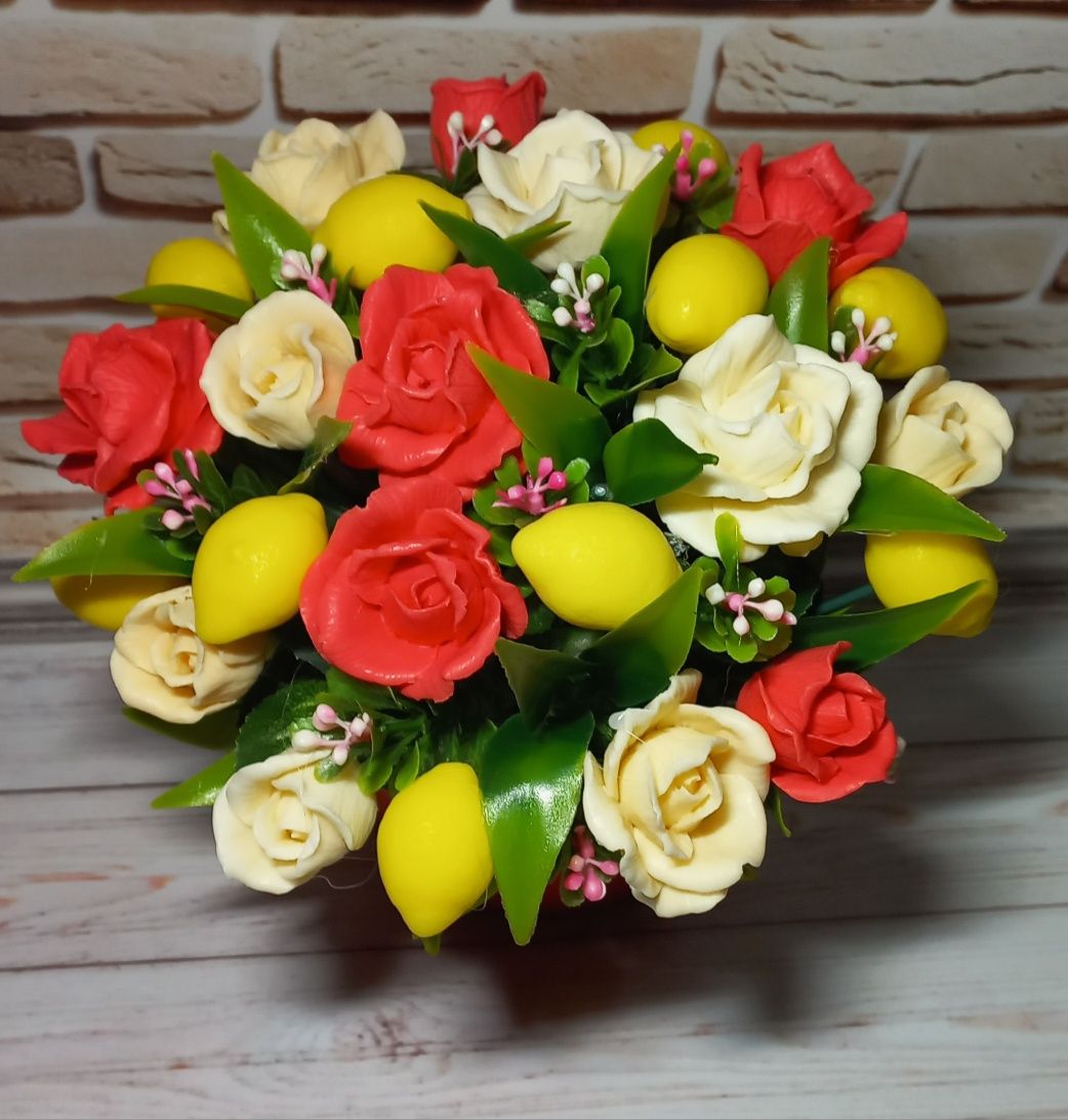 Квіти з мила, оригінальний подарунок для коханої людини