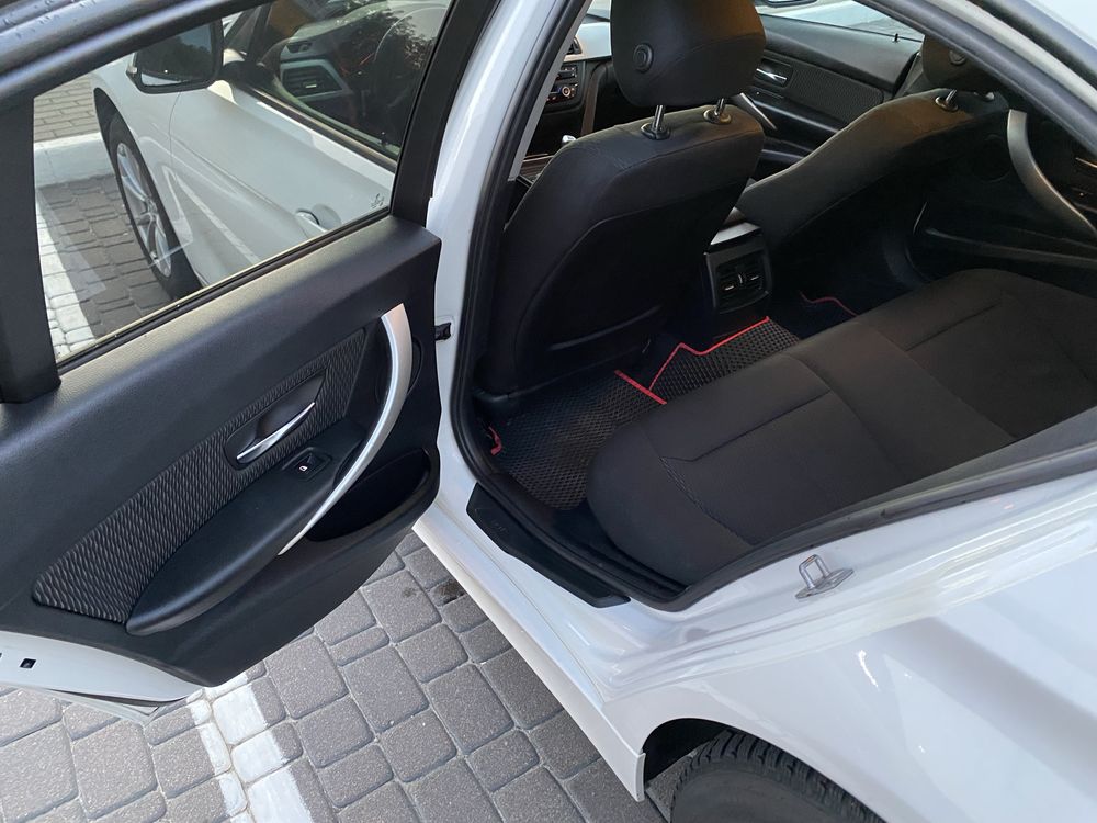 BMW f30 320i офіціал в рідній фарбі