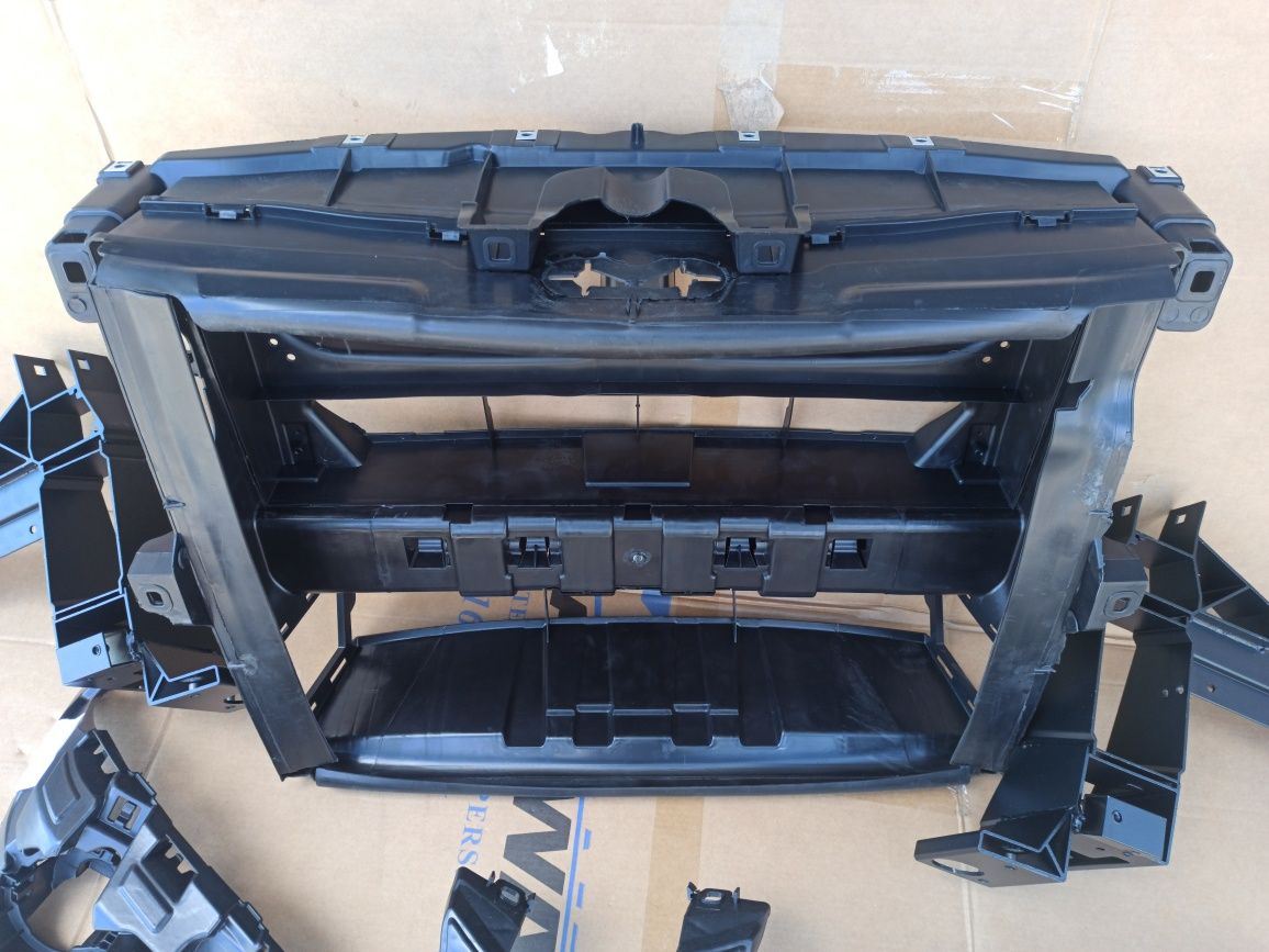 Передня панель телевізор BMW X3 F25 2014-17  51747210476