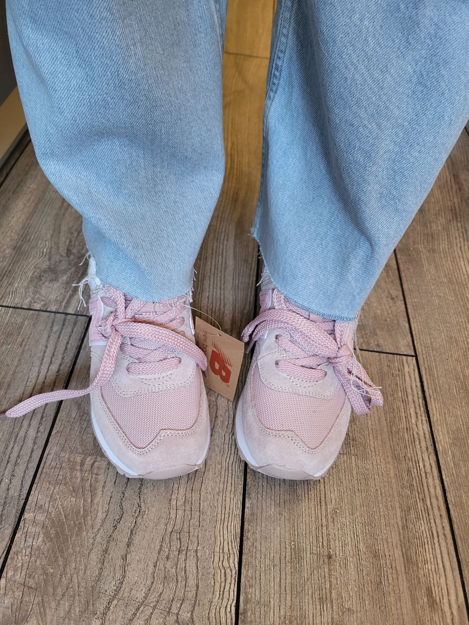 New Balance Classic шкіряні жіночі кросівки, білі й рожеві