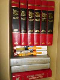 Enciclopédias e livros antigos