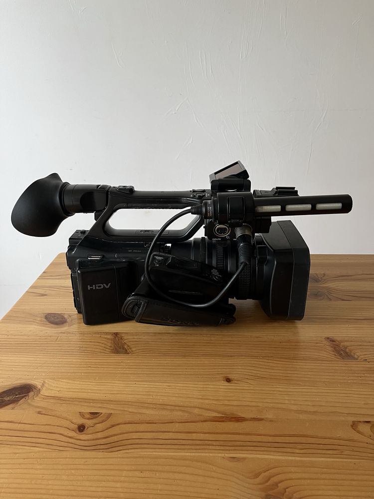 Kamera Sony HVR-Z7P z dwoma obiektywami torbą baterią i mikrofonem