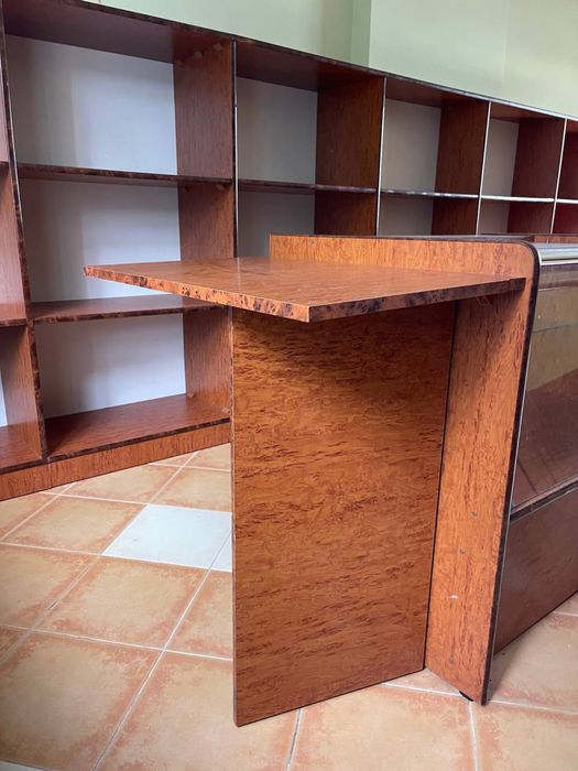 Продам стелажі,прилавки в магазин