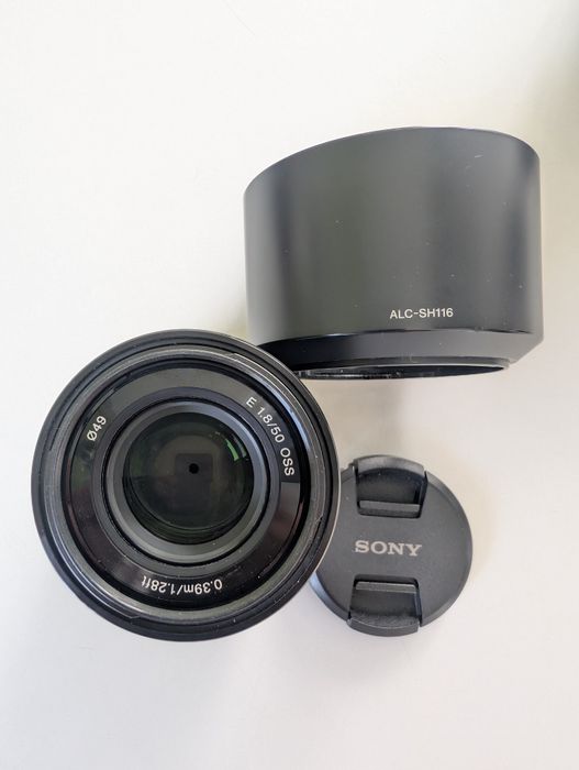 Sony a6300 z zestawem obiektywów i akcesoriów