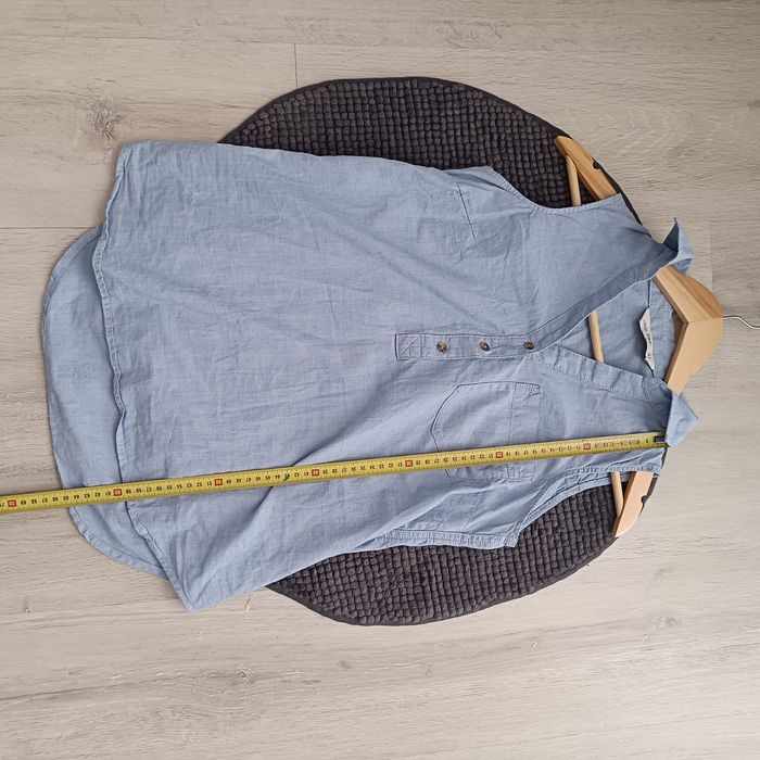 Damska koszula, bez rękawów, dekolt zapinany na guziki, rozmiar 34/XS