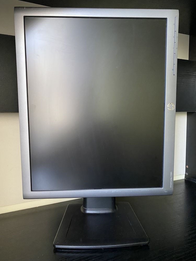 Монитор 19" HP EliteDisplay E190i