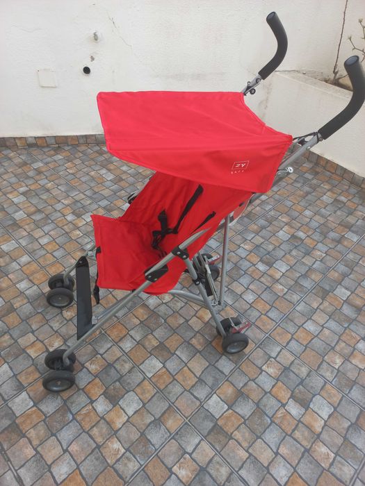 Carrinho bebé vermelho