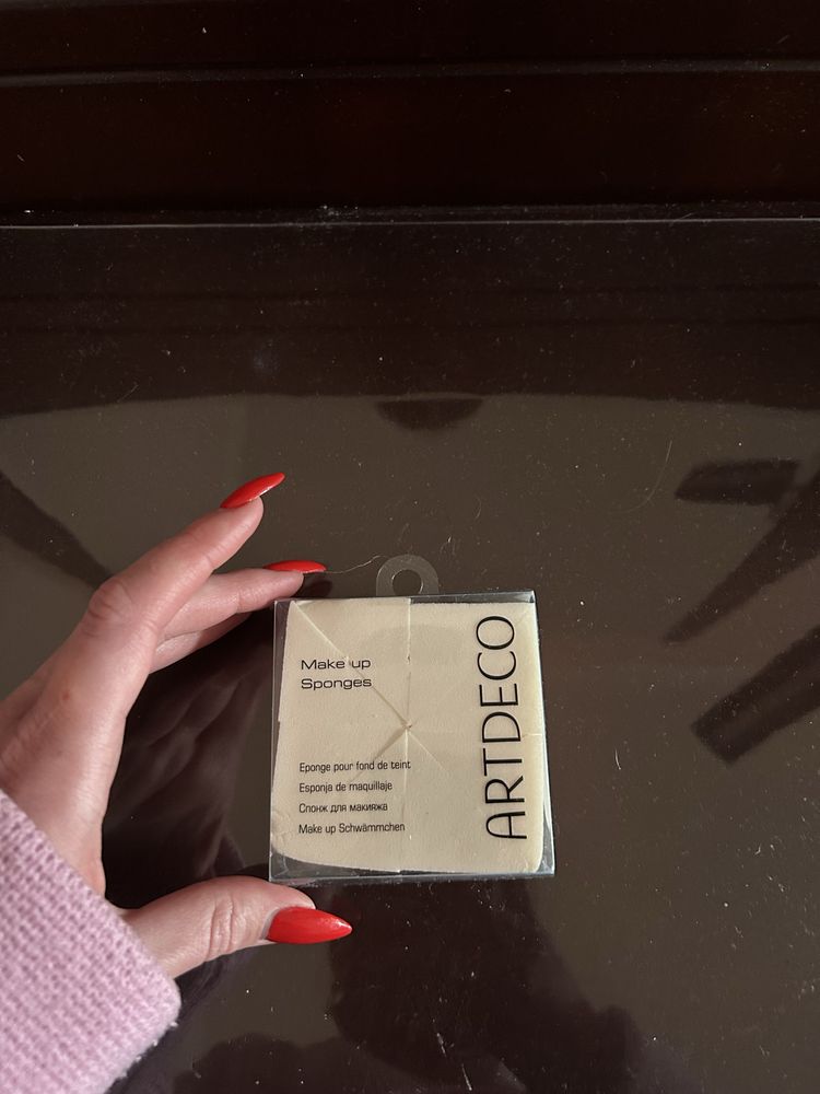 Пудра Bobbi Brown тон Loreal спонжи Artdeco карандаш Yves Rocher маска