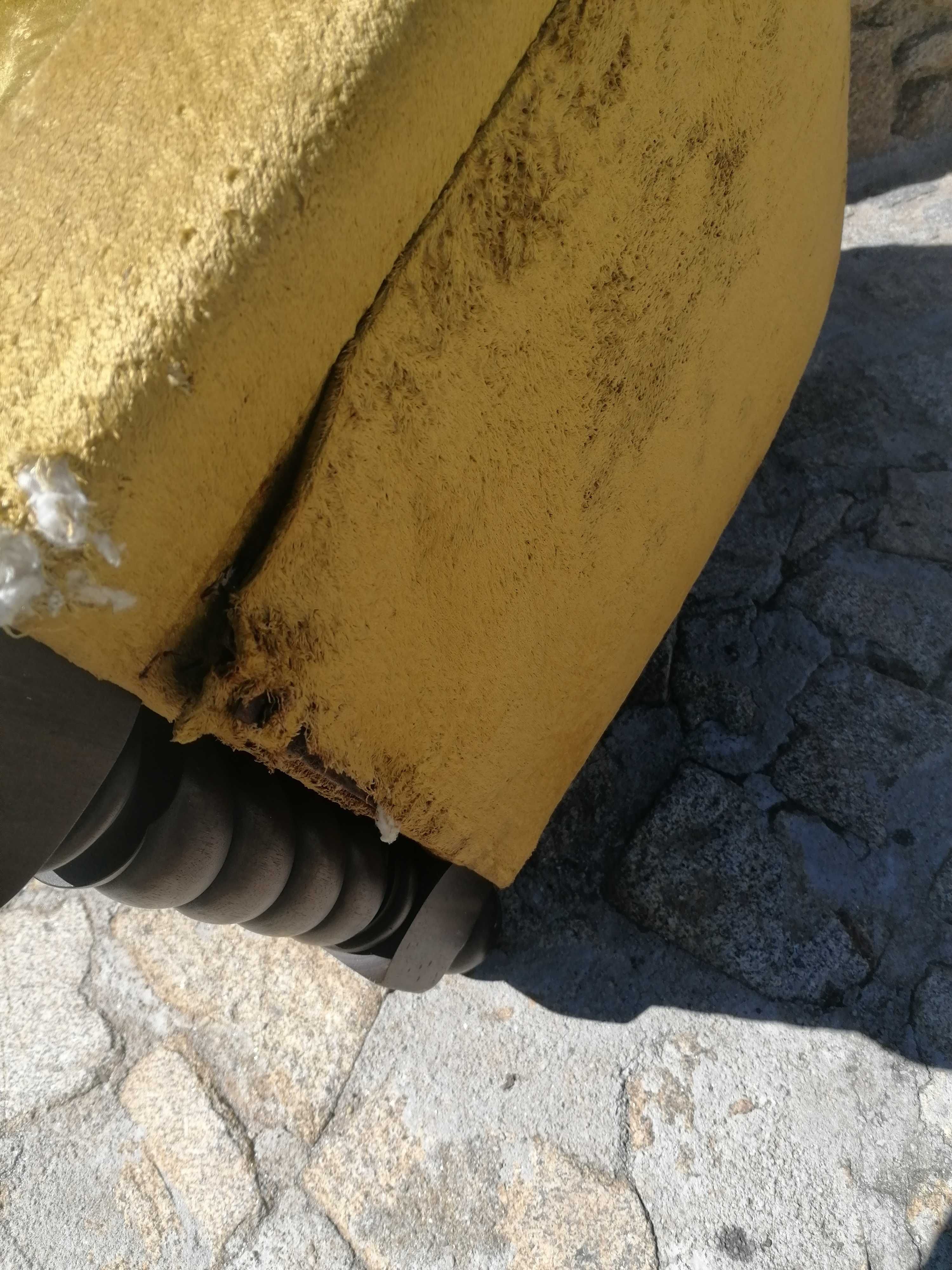 Dois Sofás para desocupar