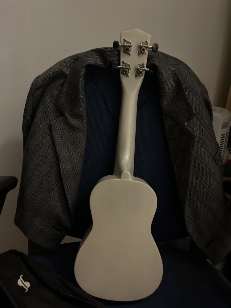 Ukulele Branco, Soprano