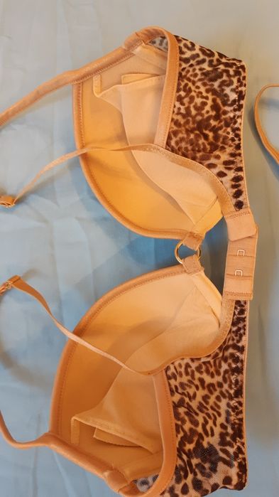 Zestaw bielizny biustonosz MED panterka stringi 75b s