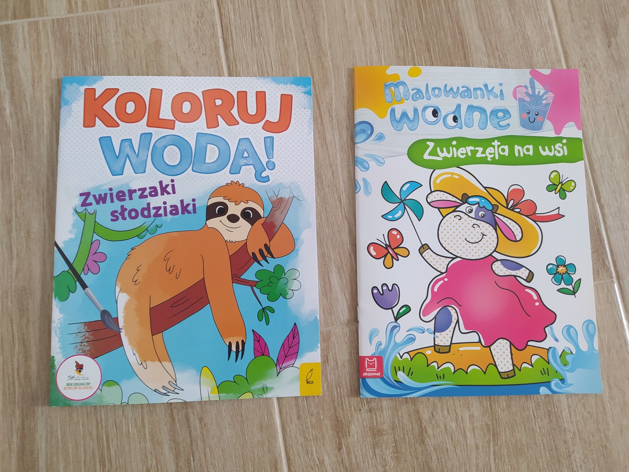 Nowe książki ze zwierzetami do malowania woda 2 szt