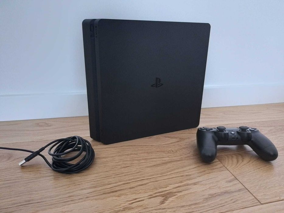 PlayStation 4 (PS4) – Excelente estado + 1 comando + cabos