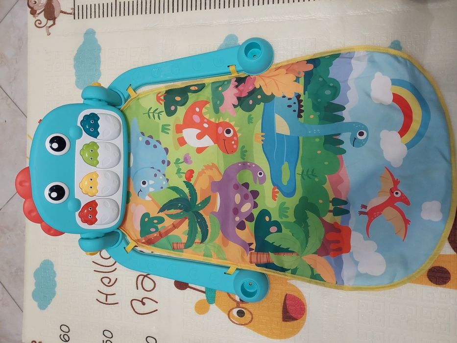 Розвиваючий килимок.