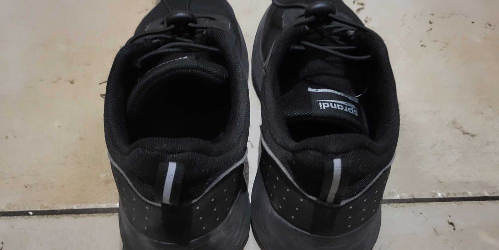 Buty sportowe rozm.33