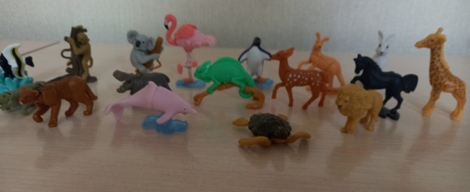 Игрушки из киндеров серии животных Natoons