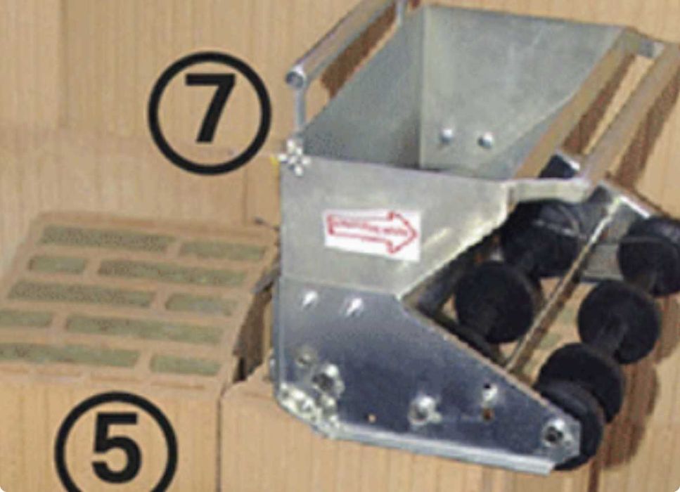 Wózek do cienkowarstwowej zaprawy murarskiej z podajnikiem