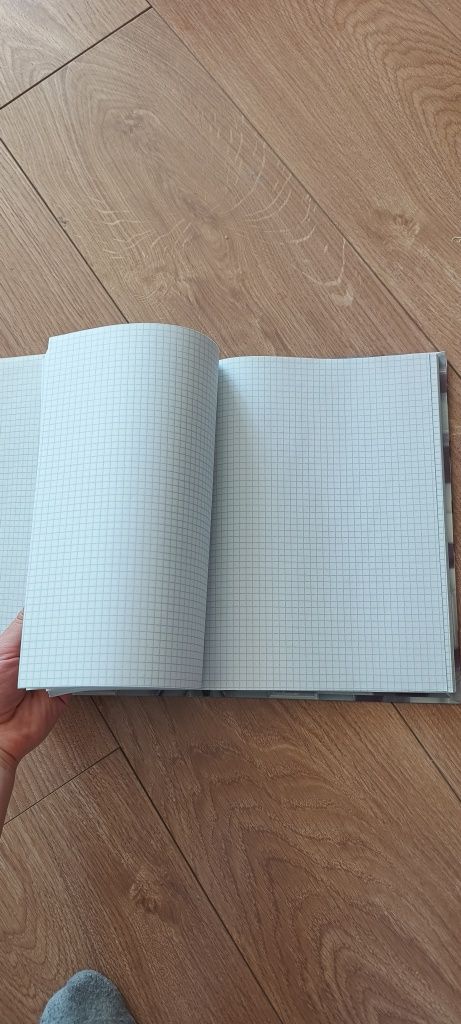 Блокнот з твердою обкладинкою на 176 аркушів, А4