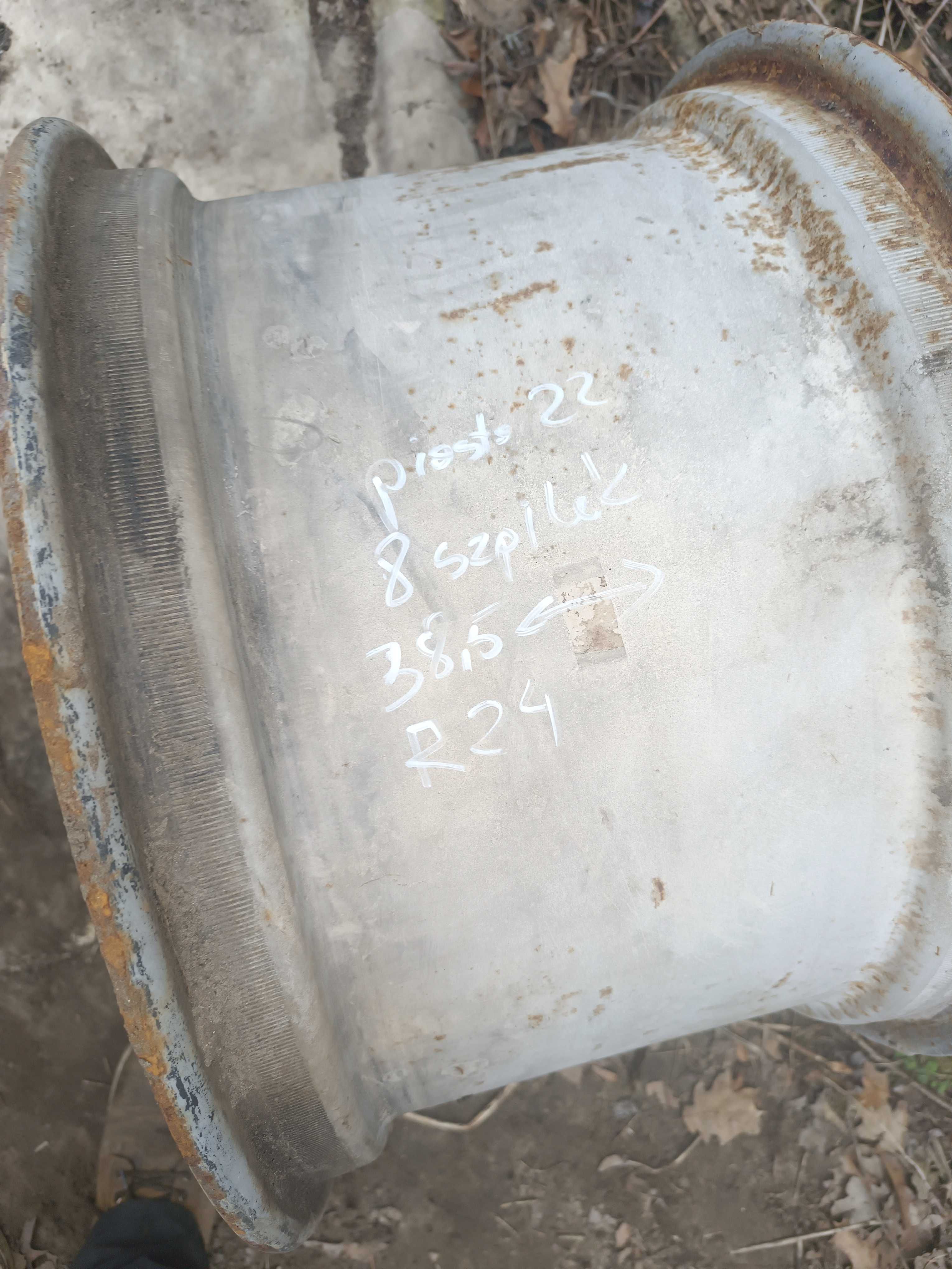 Felga przednia deutz i inne 15x24  R24