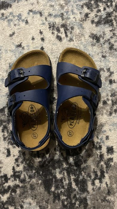 Дитяче взуття ….