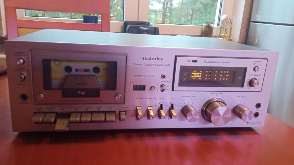 Magnetofon kasetowy Technics Stereo Cassette Deck RS-641