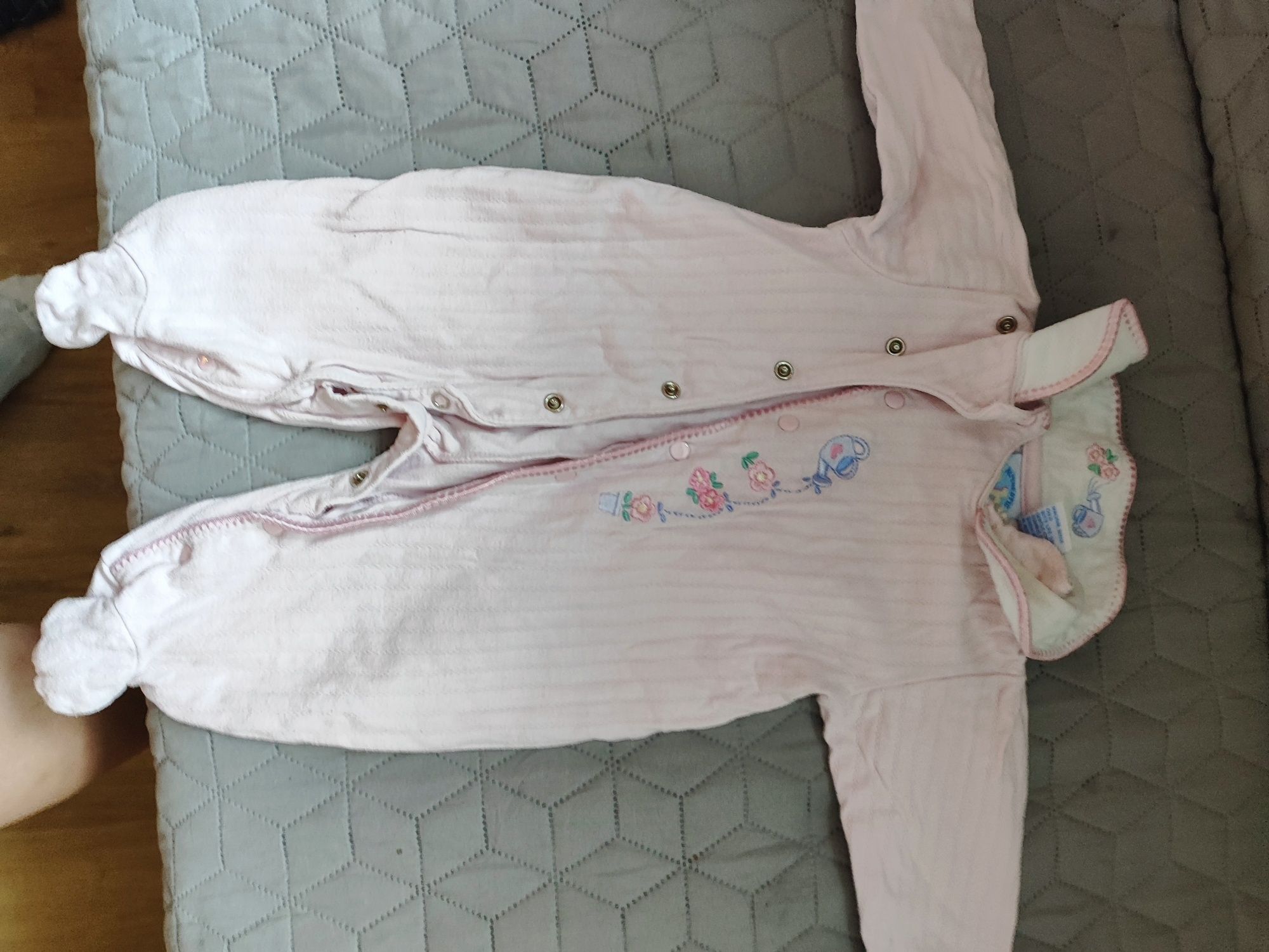 Ubranka ciuchy dla niemowlaka noworodka rozmiar 56 - 62