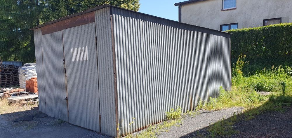 Pawilon lokal handlowy 70m2 + garaż i parking