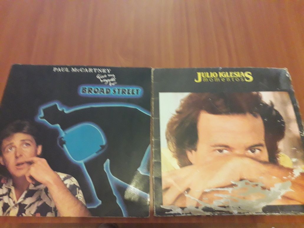 Discos vinil Paul McCartney e Julio Iglesias