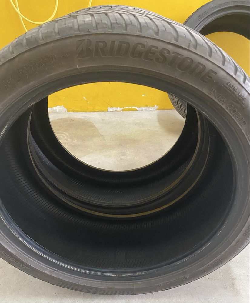 Pneus 245 40 R19